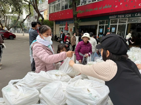 CafeMom là đơn vị tài trợ cho chương trình